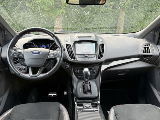 Ford Kuga BWJ 2018 1.5 176 pk EcoBoost ST Line AUTOMAAT | 4 WHEEL DRIVE | TREKHAAK | PANORAMA | CLIMA | CRUISE | NAVI | PRIV. GLAS | MULTI