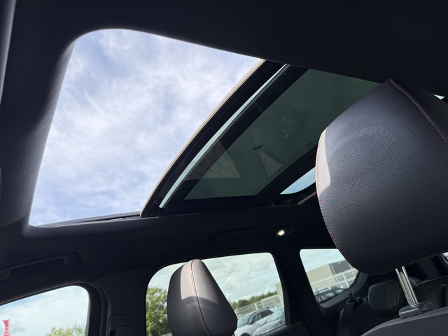 Ford Kuga BWJ 2018 1.5 176 pk EcoBoost ST Line AUTOMAAT | 4 WHEEL DRIVE | TREKHAAK | PANORAMA | CLIMA | CRUISE | NAVI | PRIV. GLAS | MULTI