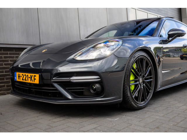 porsche-panamera-sport-turismo-4.0-turbo-s-680-pk-e-hybrid-sport-chrono---keramisch--pano-dak--lucht-vering--360-camera--keyless--burmester--acht