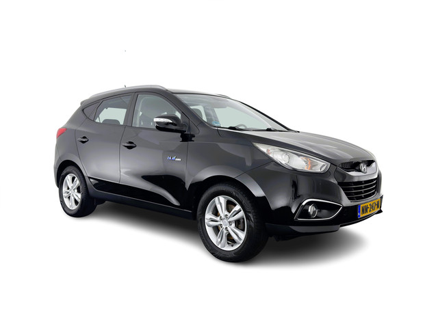 hyundai-ix35-1.7-crdi-active-leather-fabric---navi-fullmap---camera---keyless---ecc---cruise---comfort-seats---privacy-glass---17--alu