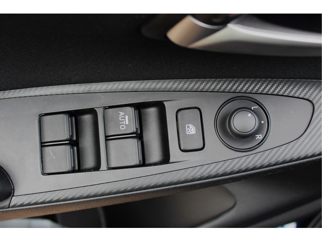 Mazda 2 1.5 SkyActiv-G 90 Homura - Stoel- stuurverwarming, Cruise, Achteruitrijcamera, Airco!