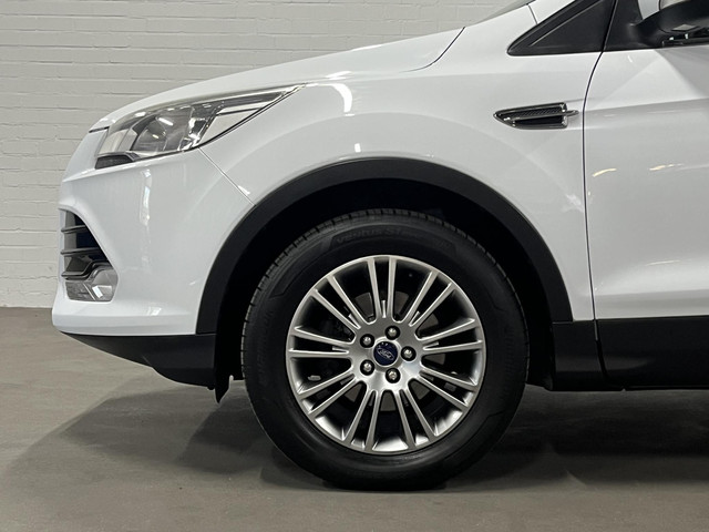 Ford Kuga 1.6 Titanium Trekhaak | Cruise control | Climate control | Parkeersensoren |
