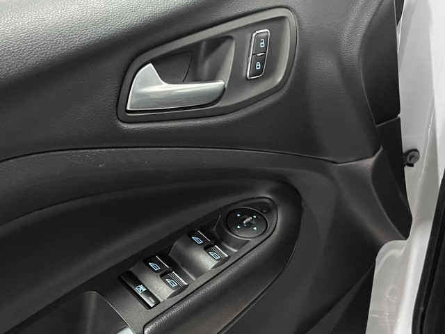 Ford Kuga 1.6 Titanium Trekhaak | Cruise control | Climate control | Parkeersensoren |