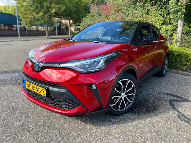 toyota-c-hr-2.0-hybrid-bi-tone-i-gr-sport-i-18inch-i-apple-carplay