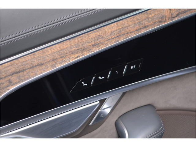 Audi A8 55 TFSI quattro Pro Line Plus €165k NP | Achterasbesturing | Schermen achter | Softclose | Pano | B&O | Alcantara hemel | 4x Sto