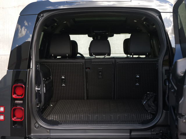 Land Rover Defender 110 2.0 P300e 110 X-Dynamic HSE | pano | stoel koeling | elektr Trekhaak..