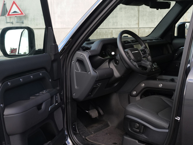 Land Rover Defender 110 2.0 P300e 110 X-Dynamic HSE | pano | stoel koeling | elektr Trekhaak..