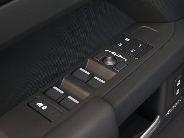 Land Rover Defender 110 2.0 P300e 110 X-Dynamic HSE | pano | stoel koeling | elektr Trekhaak..
