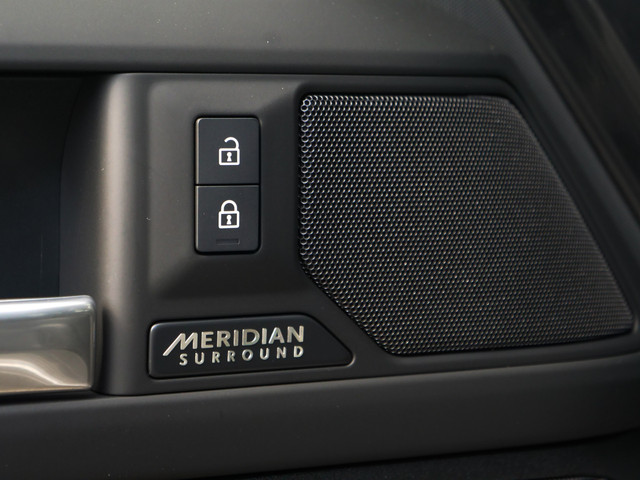 Land Rover Defender 110 2.0 P300e 110 X-Dynamic HSE | pano | stoel koeling | elektr Trekhaak..