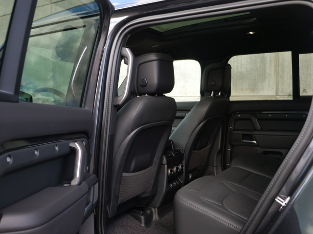 Land Rover Defender 110 2.0 P300e 110 X-Dynamic HSE | pano | stoel koeling | elektr Trekhaak..