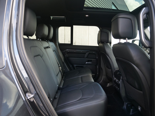 Land Rover Defender 110 2.0 P300e 110 X-Dynamic HSE | pano | stoel koeling | elektr Trekhaak..