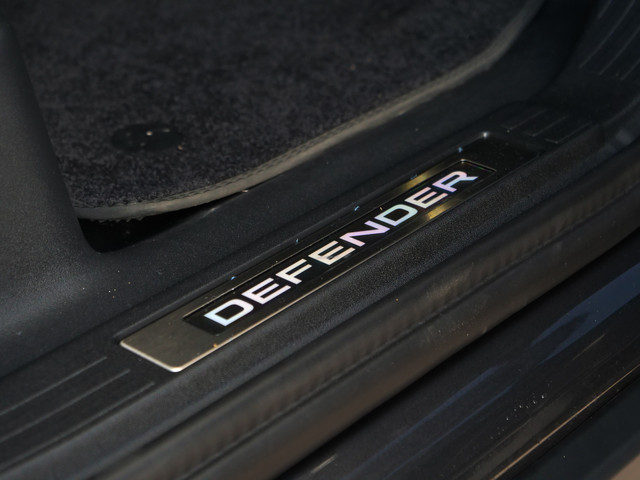 Land Rover Defender 110 2.0 P300e 110 X-Dynamic HSE | pano | stoel koeling | elektr Trekhaak..