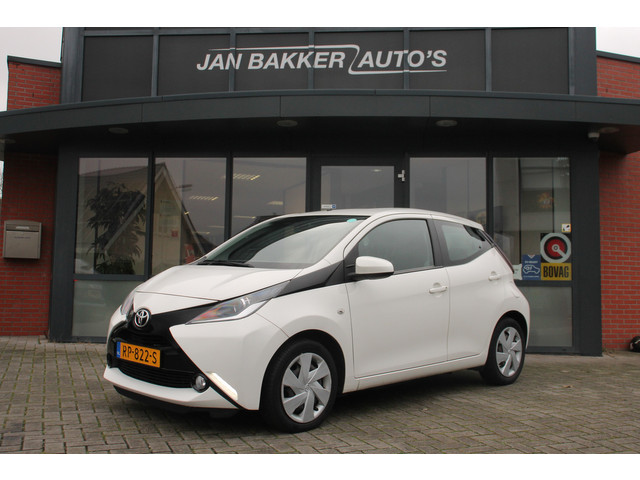 toyota-aygo-1.0-vvt-i-x-play--navi--bluetooth--ac--rijklaar-