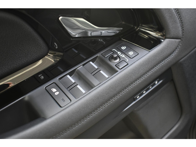 Land Rover Range Rover Evoque 1.5 P300e AWD R-Dynamic SE   Panoramadak   Elek stoelen   Meridian   Camera