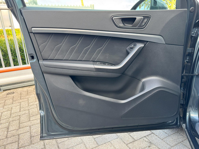 Seat Ateca 1.5 TSI Style Business Intense AUTOMAAT   TREKHAAK   CAMERA   MEMORY STOELEN   LED   4-SEIZOENENBANDEN   VIRTUAL COCKP