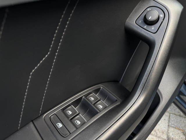 Seat Ateca 1.5 TSI Style Business Intense AUTOMAAT   TREKHAAK   CAMERA   MEMORY STOELEN   LED   4-SEIZOENENBANDEN   VIRTUAL COCKP