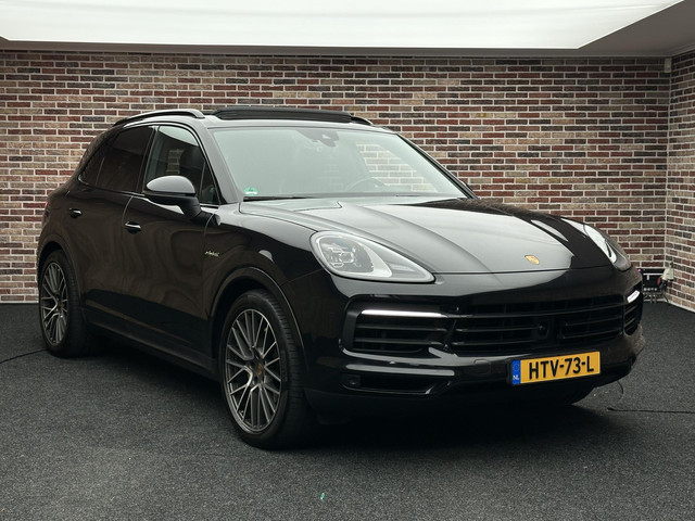 porsche-cayenne-3.0-e-hybrid-pano-trekhaak-porsche-aproved-garantie-sport-uitlaat-
