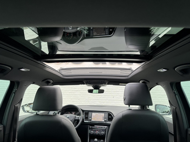 Seat Ateca 1.4 EcoTSI Xcellence Leder Camera Panorama Trekhaak Led verlichting Stoelverwarming