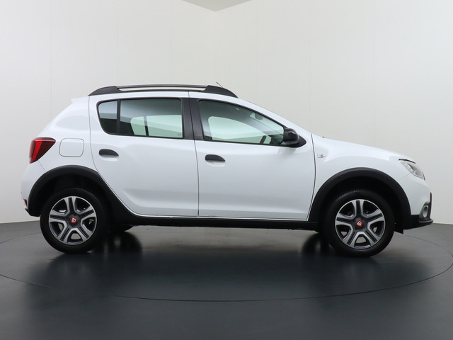 dacia-sandero-0.9tce-90pk-trekhaak-navi-ecc-cruise-control-pdc-tech-road-dab--lmv-16-bluetooth-isofix-1.090kg-trekgewicht