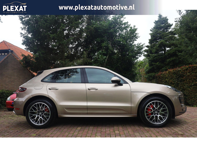 porsche-macan-3.6-turbo-aut.---specialist-onderhouden---sportchrono---suede-hemel---historie---panorama---luchtvering---nap--