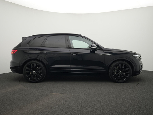 volkswagen-touareg-r-3.0-tsi-462-pk-tiptronic-ehybrid-4motion---panoramadak---trekhaak---puglia-leder---head-up-display---stoelventilatie---geheuge