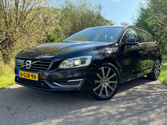 volvo-v60-2.4-d6-awd-plug-in-hybrid-summum---airco---navigatie---camera---leder-elektrische-voorstoel---trekhaak---goed-onderhoud