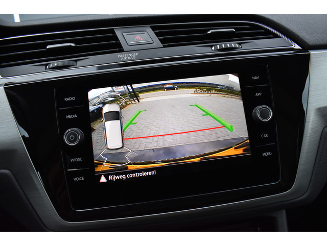 Volkswagen Touran 1.5 TSI 150pk Automaat Comfortline Business 7-Pers 1e Eig. Dealer OH Pano Camera Keyless Virtual Navi Led Pdc