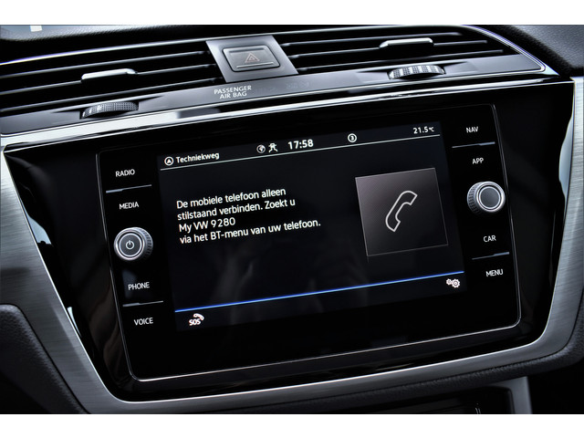 Volkswagen Touran 1.5 TSI 150pk Automaat Comfortline Business 7-Pers 1e Eig. Dealer OH Pano Camera Keyless Virtual Navi Led Pdc