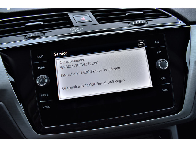 Volkswagen Touran 1.5 TSI 150pk Automaat Comfortline Business 7-Pers 1e Eig. Dealer OH Pano Camera Keyless Virtual Navi Led Pdc