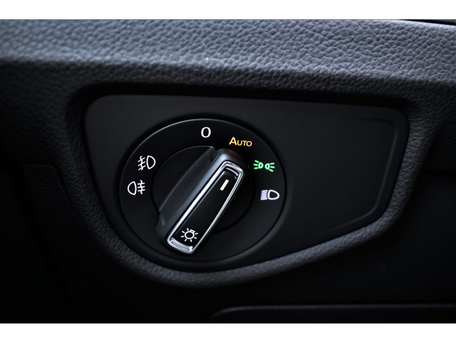 Volkswagen Touran 1.5 TSI 150pk Automaat Comfortline Business 7-Pers 1e Eig. Dealer OH Pano Camera Keyless Virtual Navi Led Pdc