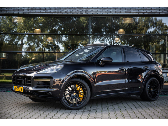 porsche-cayenne-4.0-turbo---panoramadak--4-wielbesturing--sportuitlaat--sport-chrono