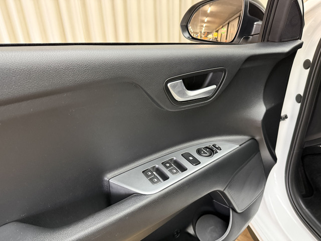 Kia Rio 1.0 TGDI GT-Line *Automaat* Stoel- Stuurverwarming   Carplay   Keyless   1 2 Leder   Camera   Navigatie   Cruise   17'' LMV