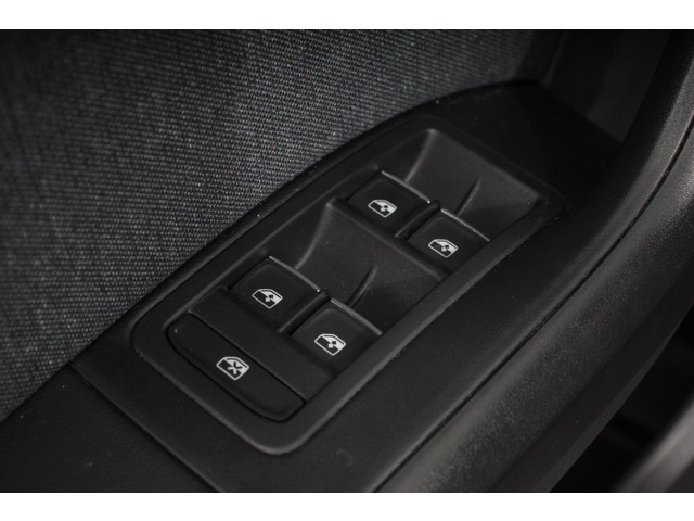 Seat Ateca 1.5 TSI DSG Style Nieuw type Demo! | Climate Control Parkeer sensoren Cruise control DAB Led Lichtmetalen Velgen