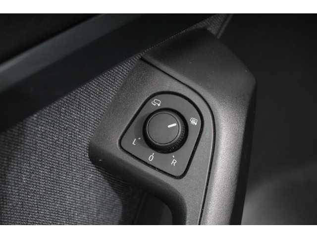 Seat Ateca 1.5 TSI DSG Style Nieuw type Demo! | Climate Control Parkeer sensoren Cruise control DAB Led Lichtmetalen Velgen