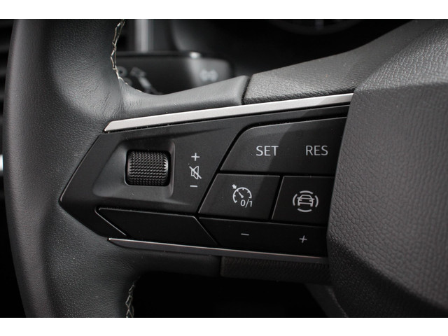 Seat Ateca 1.5 TSI DSG Style Nieuw type Demo! | Climate Control Parkeer sensoren Cruise control DAB Led Lichtmetalen Velgen