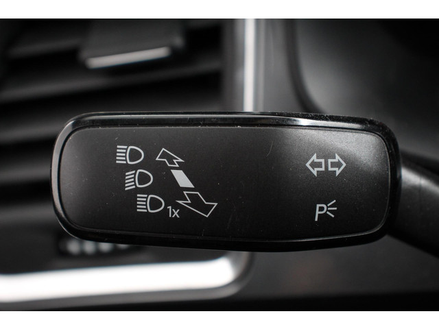 Seat Ateca 1.5 TSI DSG Style Nieuw type Demo! | Climate Control Parkeer sensoren Cruise control DAB Led Lichtmetalen Velgen