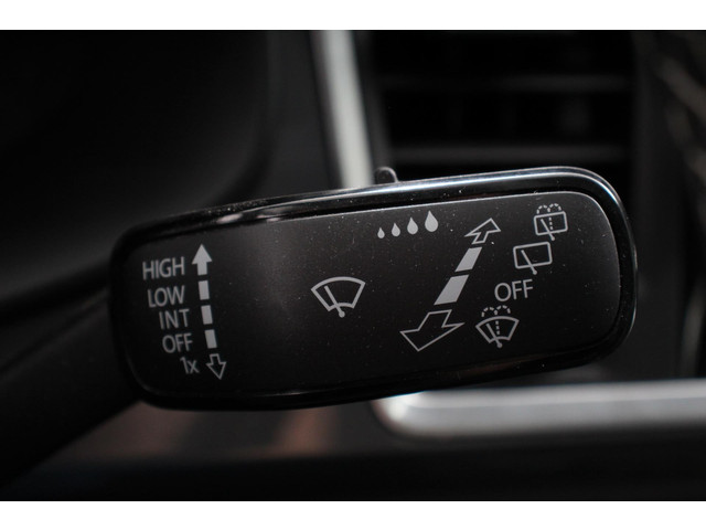 Seat Ateca 1.5 TSI DSG Style Nieuw type Demo! | Climate Control Parkeer sensoren Cruise control DAB Led Lichtmetalen Velgen