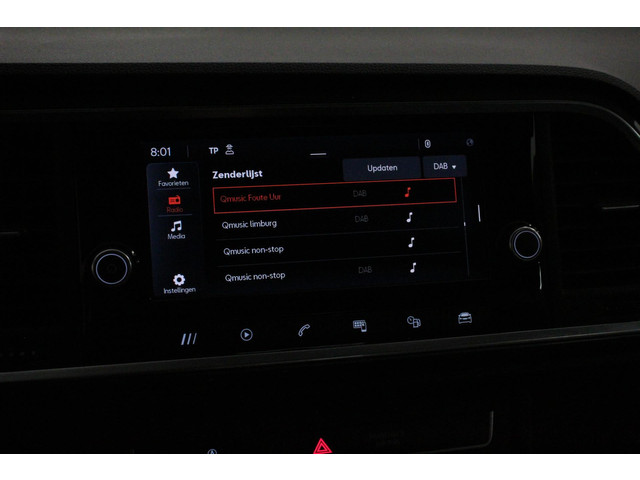 Seat Ateca 1.5 TSI DSG Style Nieuw type Demo! | Climate Control Parkeer sensoren Cruise control DAB Led Lichtmetalen Velgen