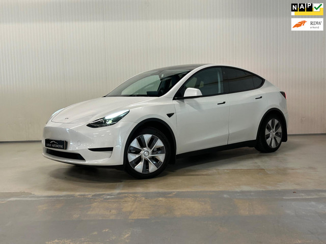tesla-model-y-rwd-58-kwh---nap---trekhaak---zonnedak---tesla-garantie