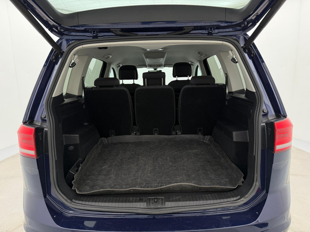 Volkswagen Touran 1.5 TSI Highline 7p Automaat | Adaptive Cruise Control | Parkeersensoren | Stoelverwarming | Apple CarPlay