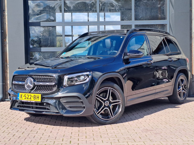 mercedes-benz-glb-200-business-solution-amg---pano---trekhaak---stoelverwarming---camera---elek.-stoelen-memory---business-plus---elek.-achterklep