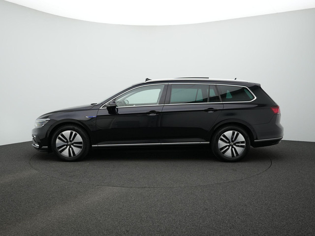 volkswagen-passat-variant-1.4-tsi-218-pk-dsg-phev-gte-business---panoramadak---trekhaak---geheugen--massagestoel---navigatie-discover-pro---head-u