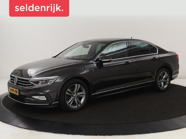 volkswagen-passat-1.5-tsi-elegance-business-r---leder-alcantara---keyless---stoelverwarming---carplay---navigatie---full-led---getint-glas---clima