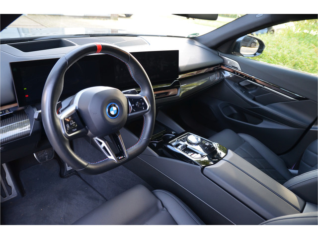 bmw-i5-m60-xdrive-84-kwh-full-options-