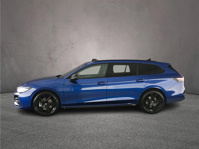volkswagen-passat-variant-r-line-edition-1.5-tsi-ehybrid-272pk-dsg-automaat-trekhaak--panoramadak--led-matrix-koplampen--black-style--adaptive-cru