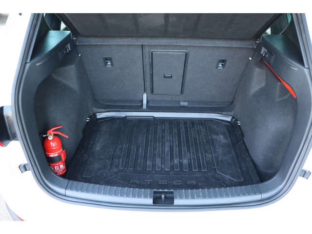 Seat Ateca 1.5 TSI Xcellence Business Intense org. NL trekhaak camera's el.klep