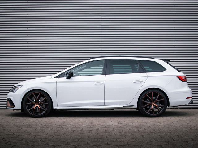 seat-leon-st-2.0-tsi-cupra-r-4drive-pano-carbon-brembo-beats