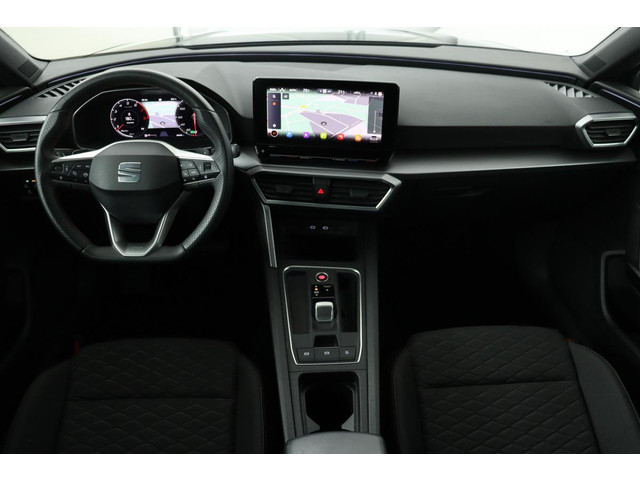 Seat Leon 1.5 eTSI FR Launch Edition | Carplay | Stoel & stuurverwarming | Camera | Adaptive cruise | Navigatie | Keyless | Full LED | Spo