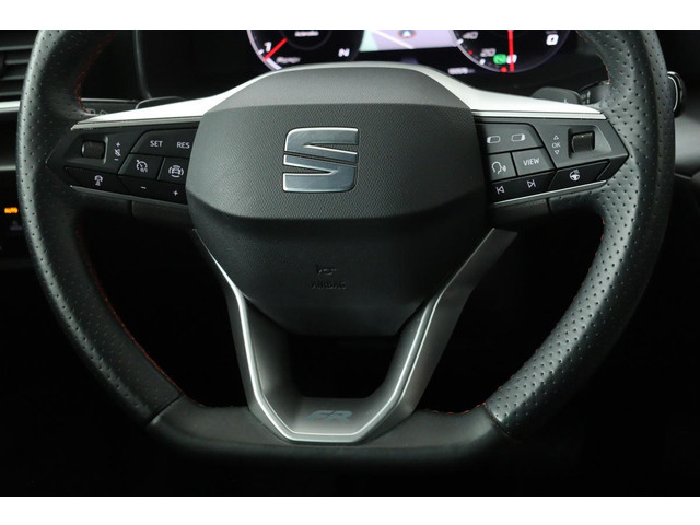 Seat Leon 1.5 eTSI FR Launch Edition | Carplay | Stoel & stuurverwarming | Camera | Adaptive cruise | Navigatie | Keyless | Full LED | Spo