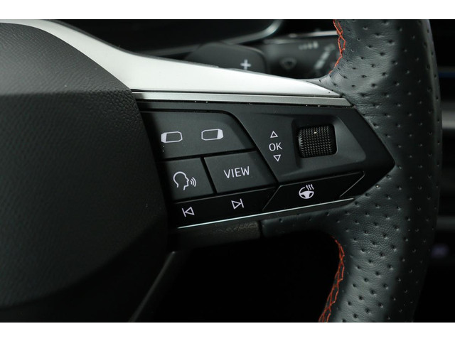 Seat Leon 1.5 eTSI FR Launch Edition | Carplay | Stoel & stuurverwarming | Camera | Adaptive cruise | Navigatie | Keyless | Full LED | Spo